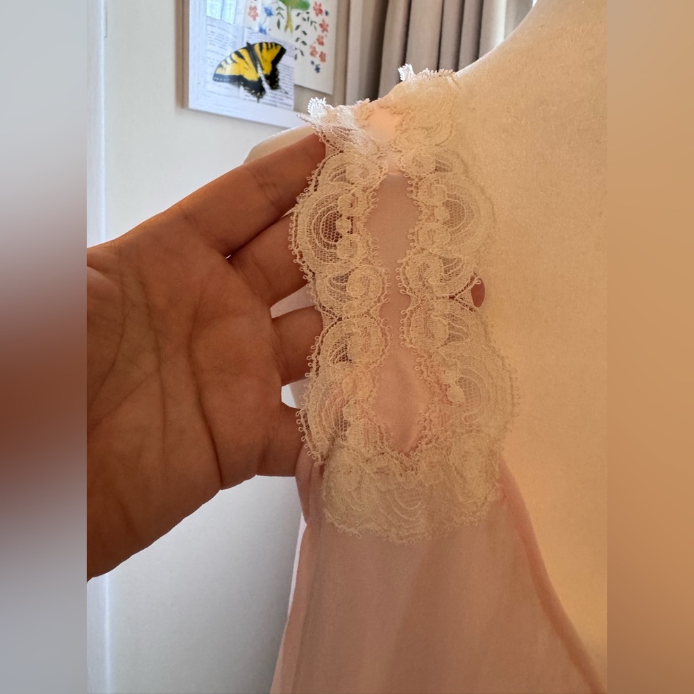 Vintage 1950s Vanity Fair Delicate Pink Nylon Chiffon & White Lace Nighty Slip - Picture 8 of 10
